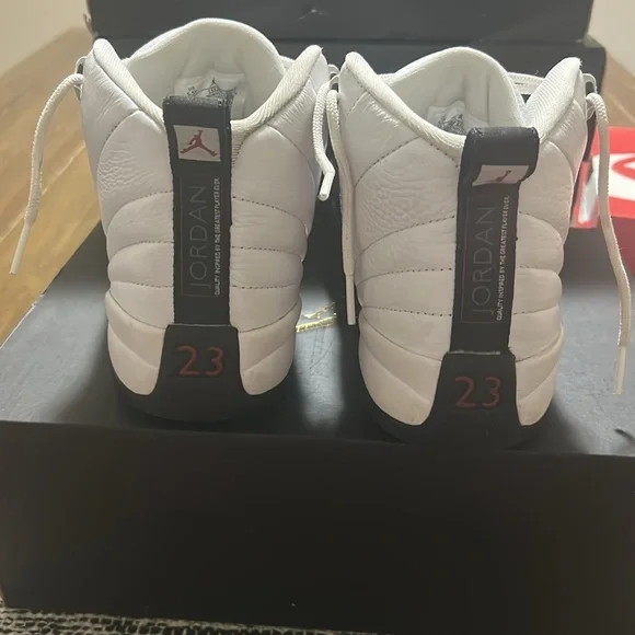 Air Jordan 12 Retro (GS) white/gym red/black size 5.5Y EUC with box - Picture 3 of 7